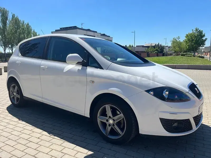 Usado Seat Altea I-Tech 105 CV (77 kW) 2015 Blanco Monovolumen