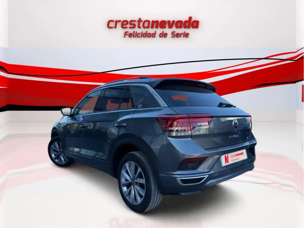 Usado VW T-Roc Advance 110 CV (80 kW) 2021 Gris SUV
