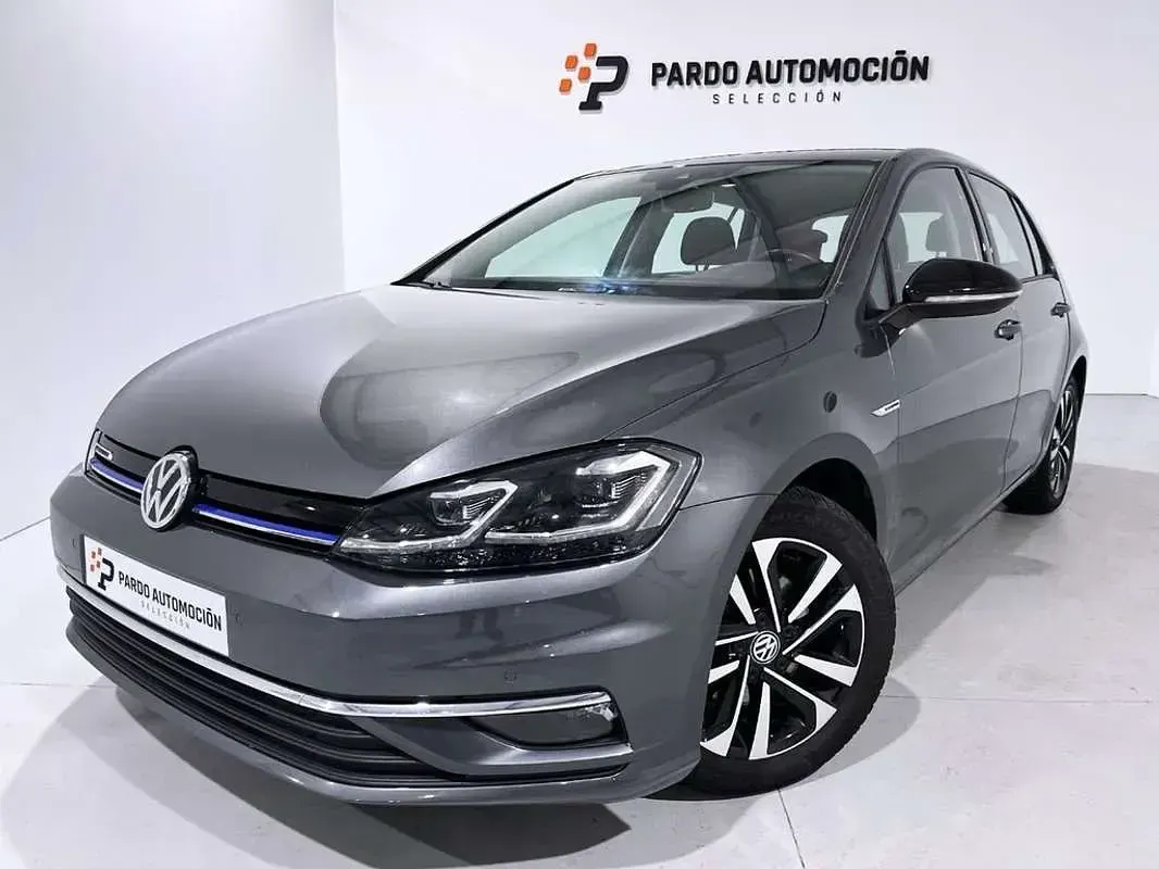 Usado VW Golf VIII Life 131 CV (96 kW) 2020 Gris Utilitario