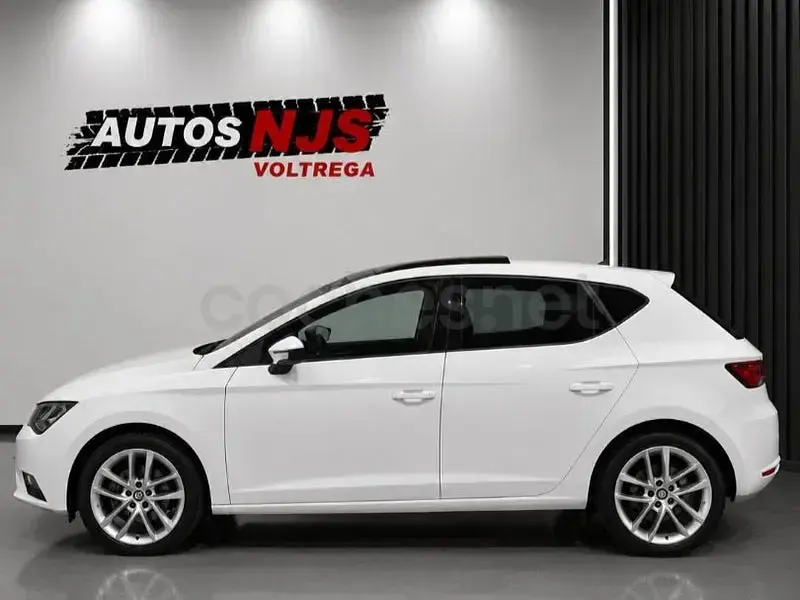 Usado Seat Leon Style 105 CV (77 kW) 2013 Blanco Berlina