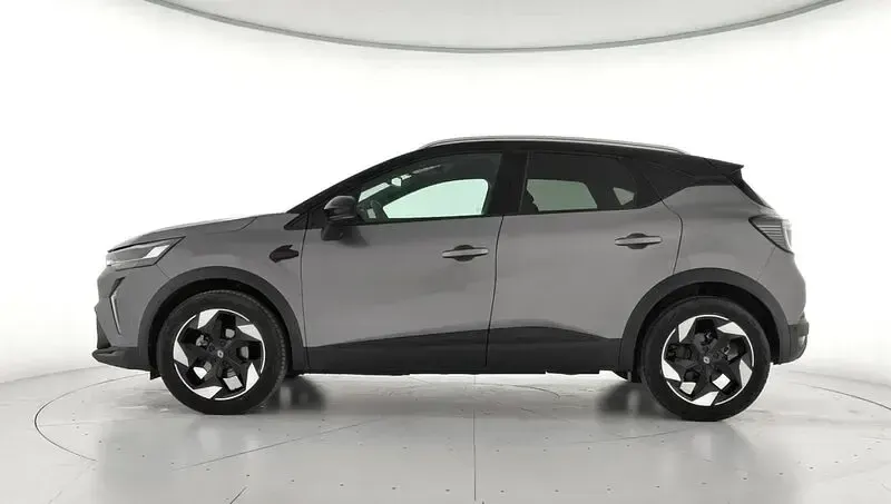 Usado Renault Captur Techno 100 CV (73 kW) 2025 Gris SUV