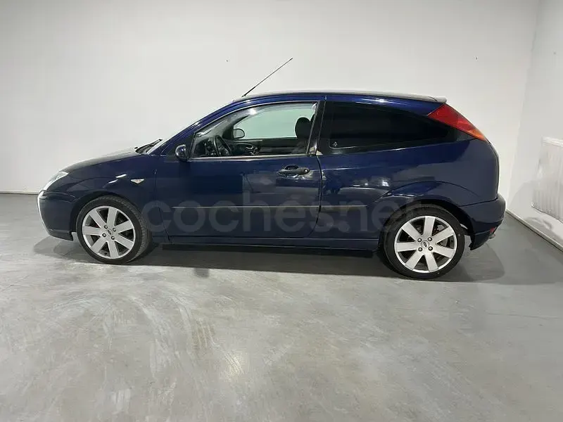 Usado Ford Focus Trend 115 CV (84 kW) 2003 Azul Berlina