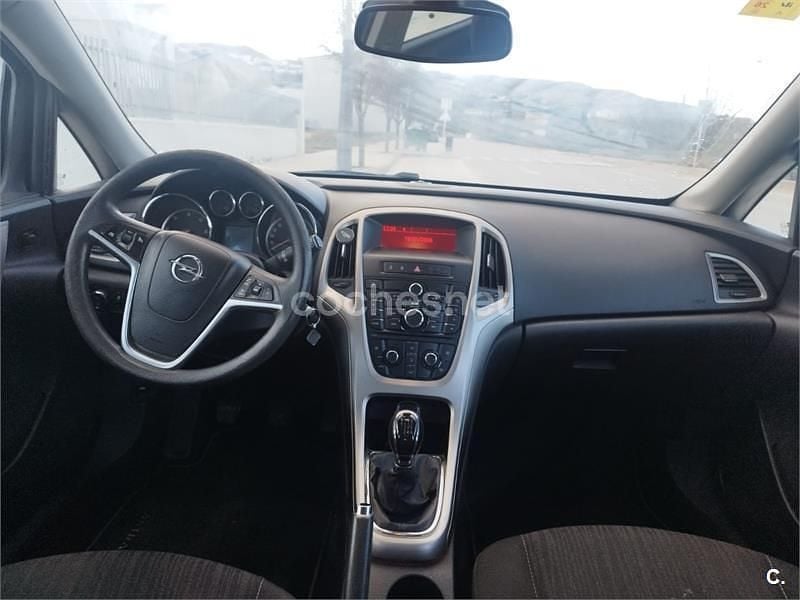 Negro Usado 2010 Opel Astra Enjoy Berlina | 3200 € (Buen precio) - Imagen 1/4
