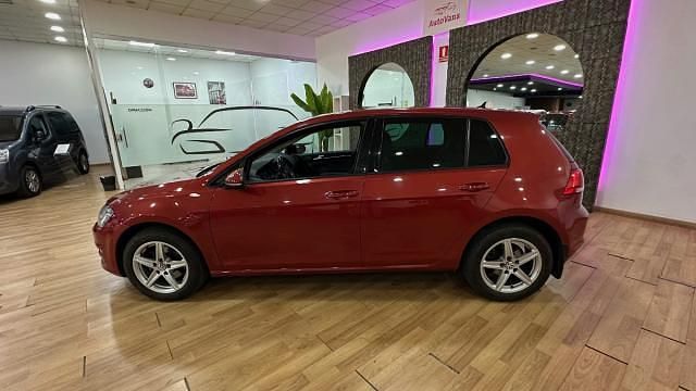 Usado VW Golf VII Highline 105 CV (77 kW) 2013 Rojo Utilitario