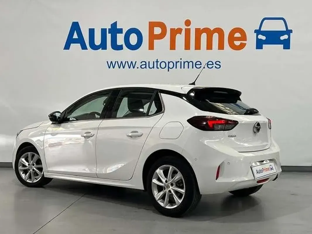 Usado Opel Corsa Elegance 101 CV (74 kW) 2022 Blanco Utilitario