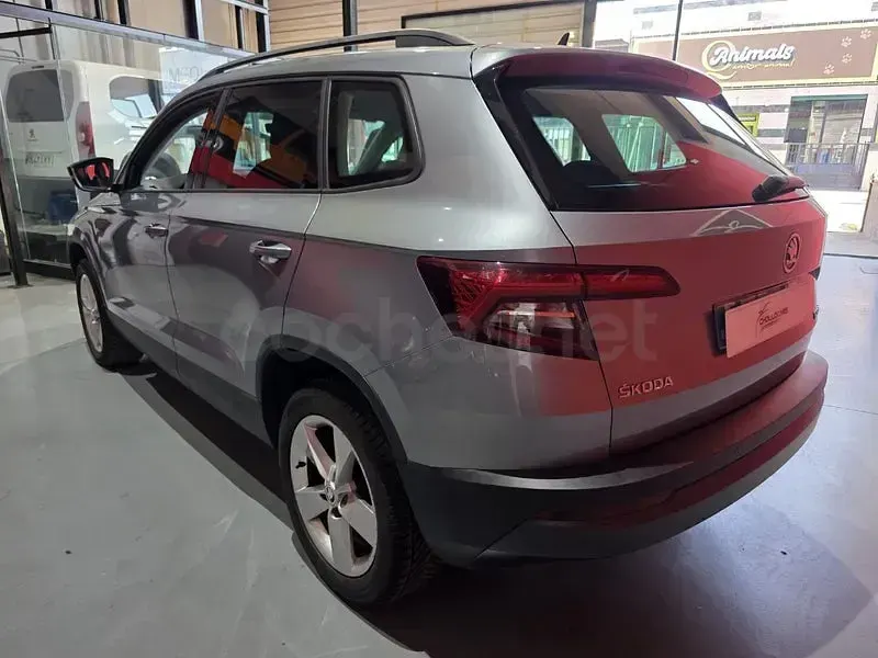 Usado Skoda Karoq Ambition 115 CV (84 kW) 2018 Gris / plata SUV