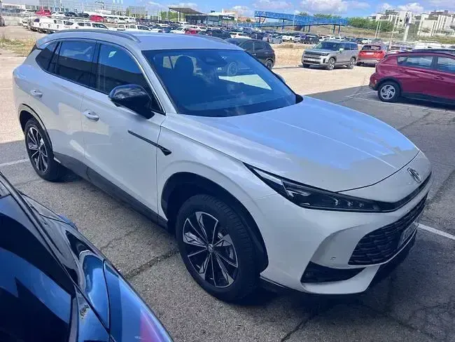 Usado MG HS Luxury 224 CV (164 kW) 2025 Blanco SUV