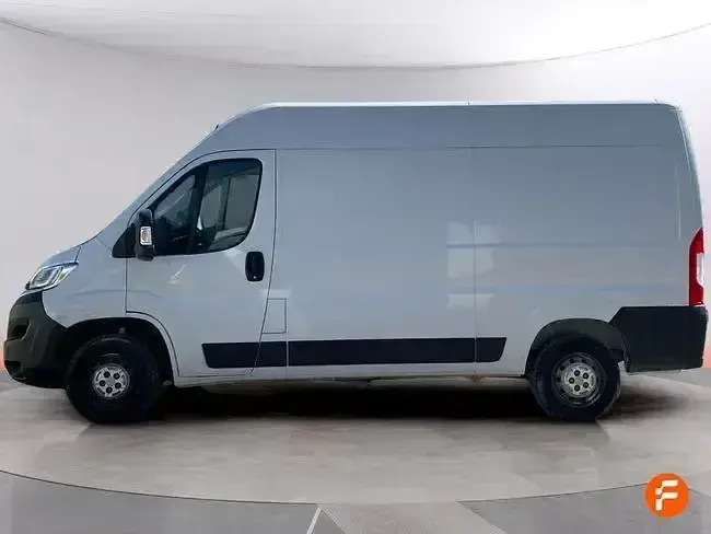 Usado Citroën Jumper 140 CV (102 kW) 2021 Blanco Monovolumen