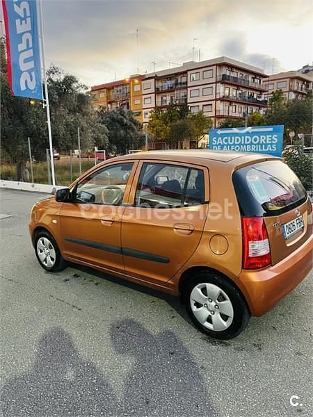 Usado Kia Picanto LX 61 CV (44 kW) 2006 Naranja Utilitario