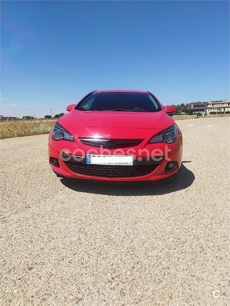 Rojo Usado 2012 Opel Astra GTC Sportive Berlina | 5900 € (Super precio) - Imagen 1/4