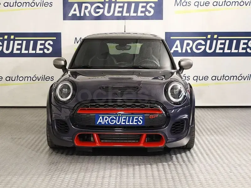 Usado Mini John Cooper Works 306 CV (225 kW) 2020 Gris / plata Utilitario