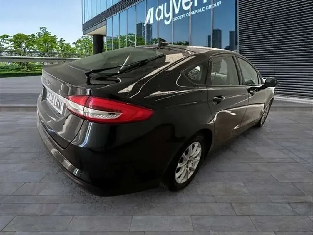 Usado Ford Mondeo Trend 150 CV (110 kW) 2021 Negro Berlina