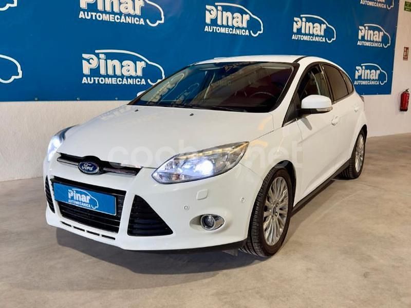 Blanco Usado 2013 Ford Focus Titanium Berlina | 8500 € (Un poco caro) - Imagen 1/4