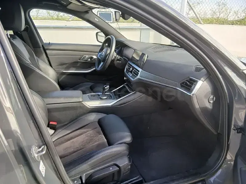 Usado BMW 320 M Sport 184 CV (135 kW) 2022 Gris / plata Familiar