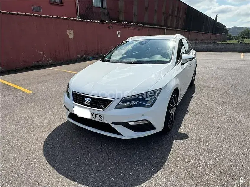 Usado Seat Leon ST FR 150 CV (110 kW) 2017 Blanco Familiar