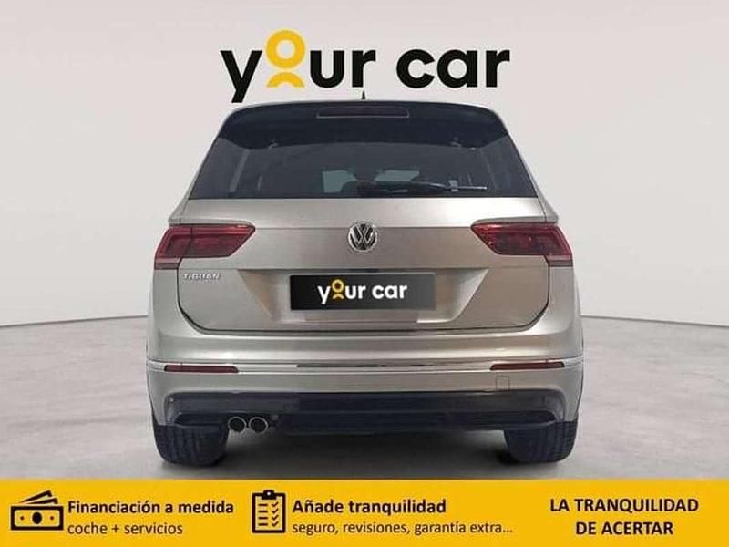 Usado VW Tiguan Sportline 150 CV (110 kW) 2020 Gris / plata SUV