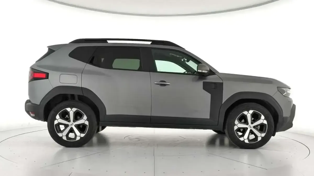 Usado Dacia Duster Journey 129 CV (94 kW) 2025 Gris SUV