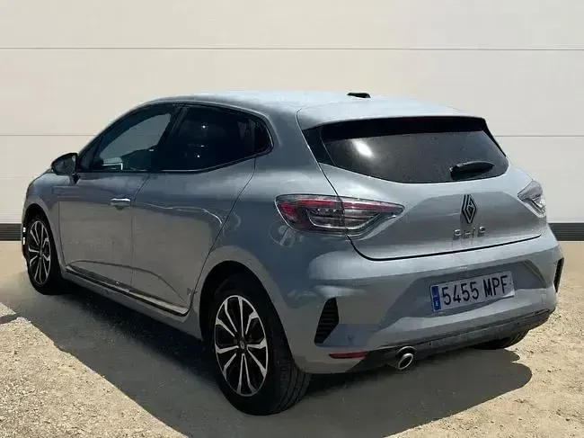 Usado Renault Clio Techno 90 CV (66 kW) 2024 Gris Utilitario