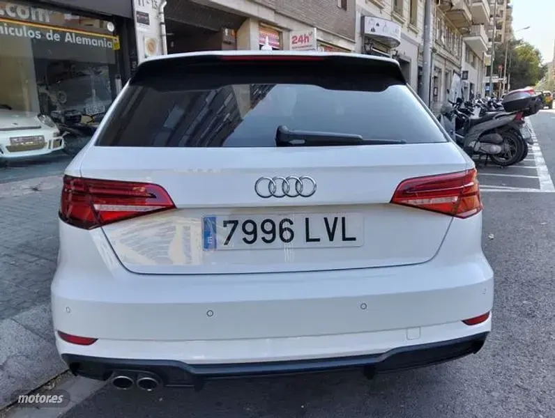 Usado Audi A3 149 CV (109 kW) 2018 Blanco Berlina