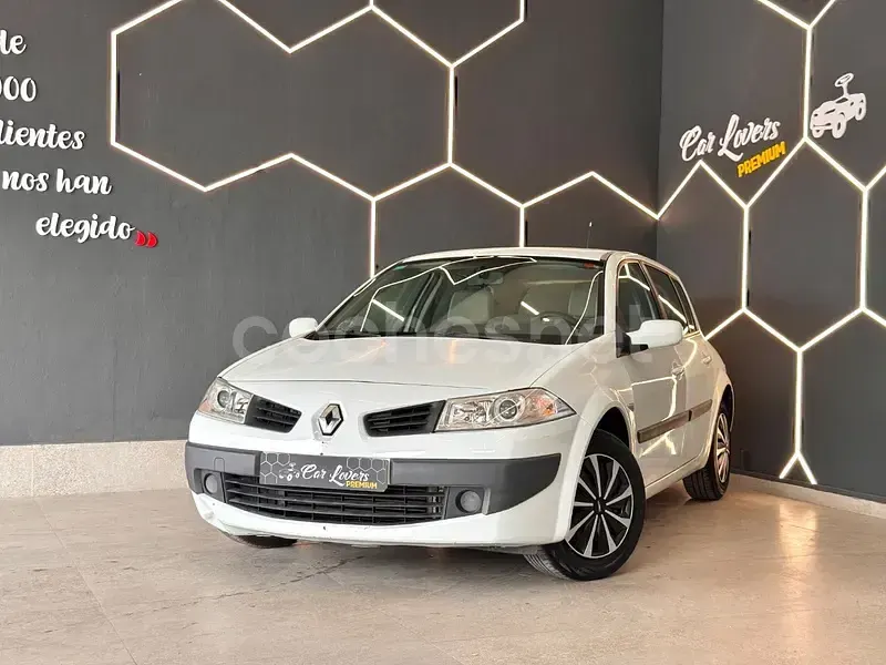 Usado Renault Mégane II Dynamique 105 CV (77 kW) 2008 Blanco Berlina