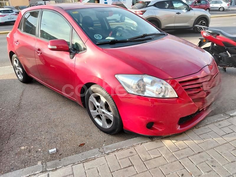 Rojo Usado 2012 Toyota Auris Eco Berlina | 6890 € (Precio justo) - Imagen 1/4