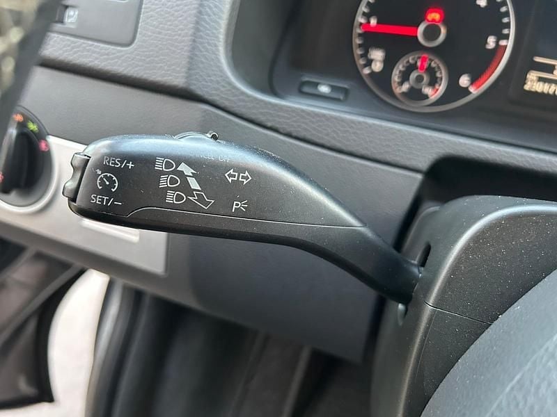 Usado VW Multivan Edition 180 CV (132 kW) 2012 Gris Van