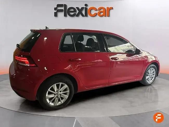 Begagnad VW Golf VII Advance 115 HK (84 kW) 2020 Röd Sedan