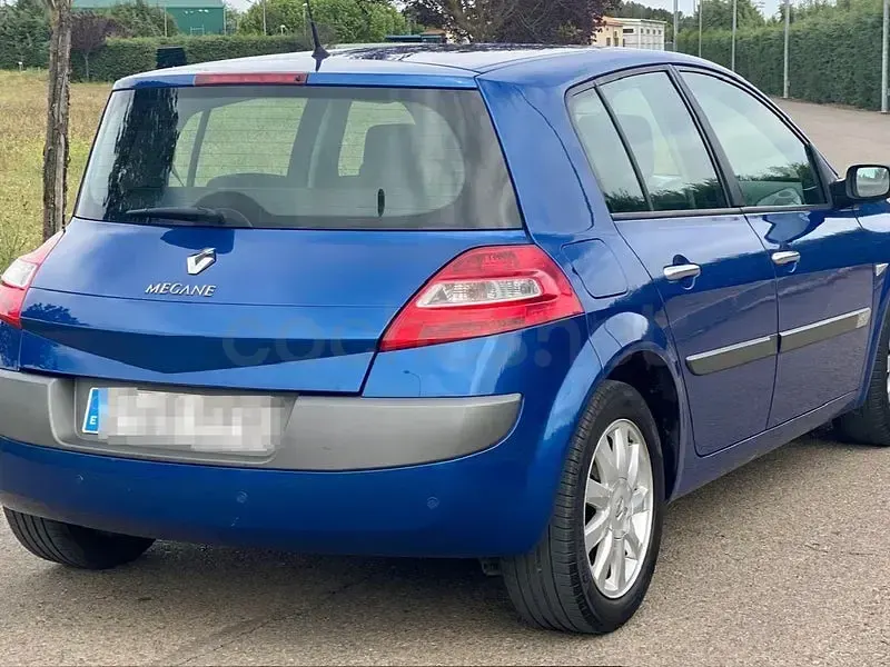 Usado Renault Mégane Dynamique 85 CV (62 kW) 2006 Azul Berlina