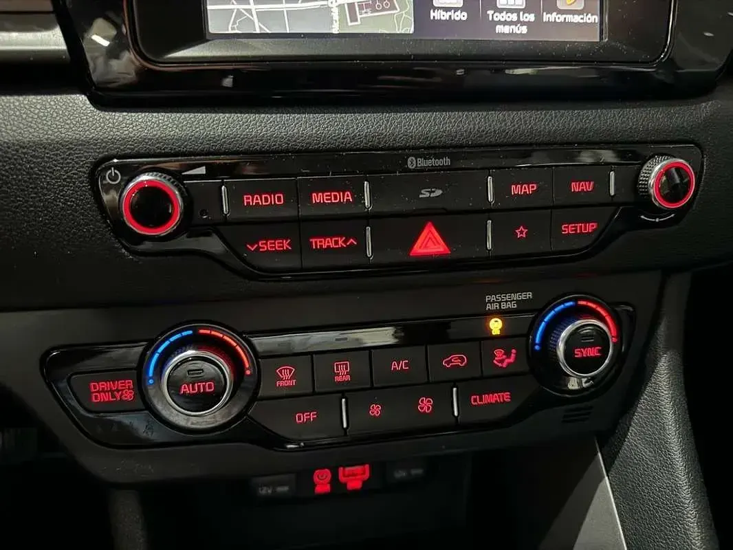 Usado Kia Niro 141 CV (103 kW) 2018 Azul SUV