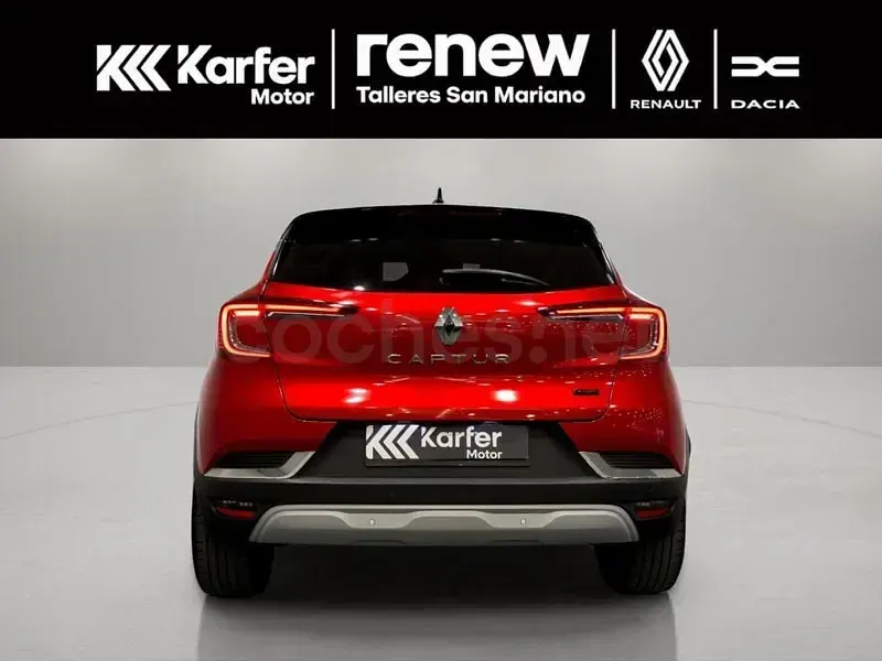 Usado Renault Captur Zen 145 CV (106 kW) 2022 Rojo SUV
