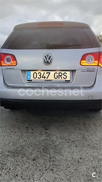 Usado VW Passat Advance 140 CV (102 kW) 2005 Gris / plata Familiar