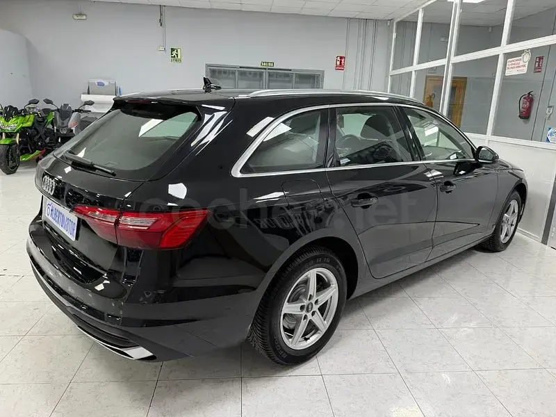 Usado Audi A4 Advanced Plus 136 CV (100 kW) 2021 Negro Familiar