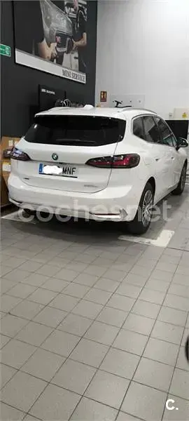 Usado BMW 225 Active Tourer Luxury Line 245 CV (180 kW) 2024 Blanco Monovolumen