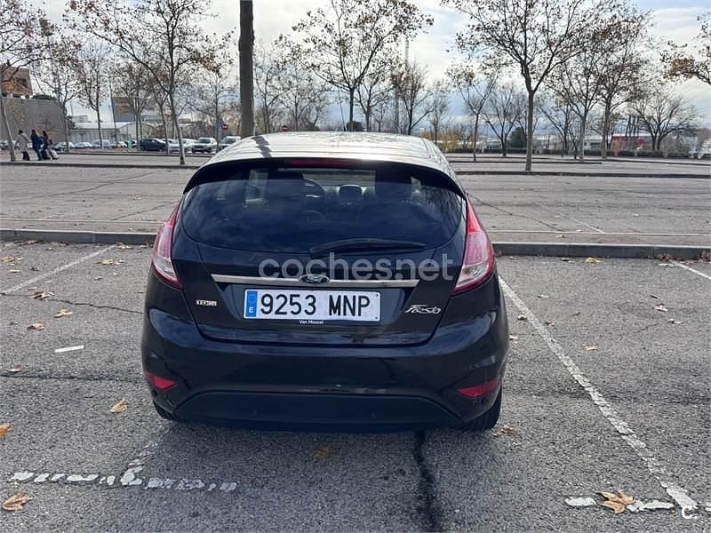 Usado Ford Fiesta 82 CV (60 kW) 2015 Negro Berlina