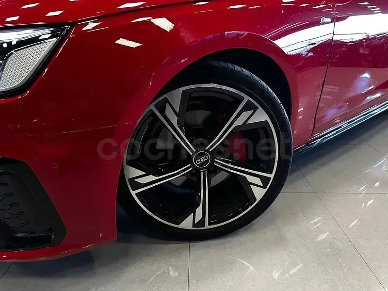 Usado Audi A4 Black Edition 204 CV (150 kW) 2023 Rojo Familiar