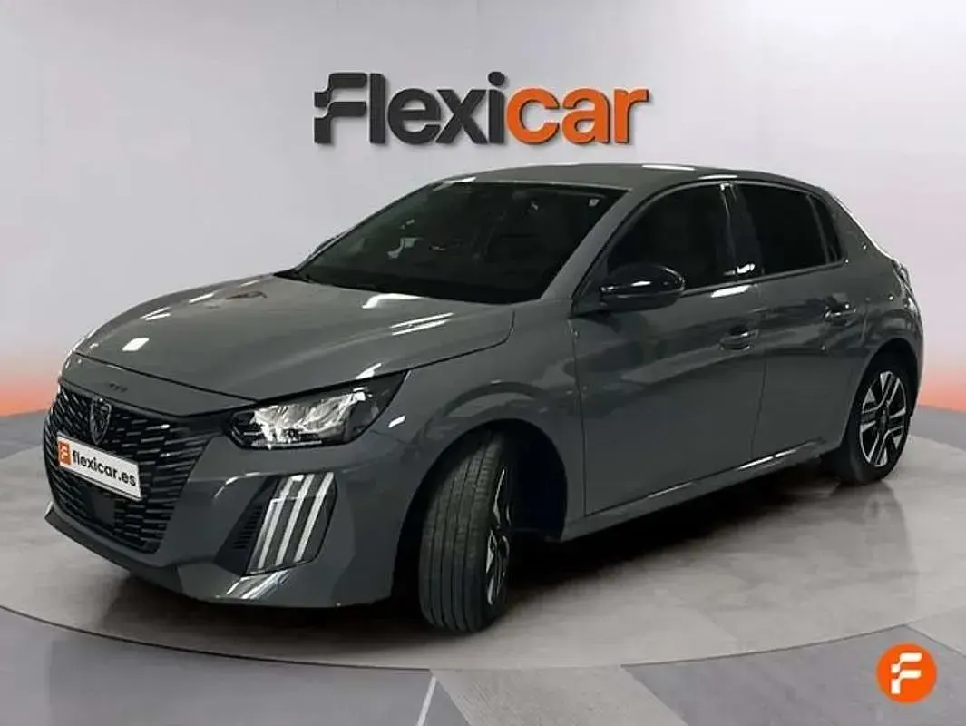 Usado Peugeot 208 Allure 101 CV (74 kW) 2025 Gris Utilitario