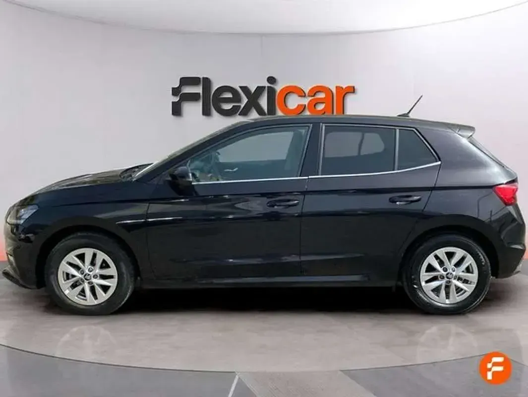 Usado Skoda Fabia Selection 95 CV (69 kW) 2025 Negro Utilitario