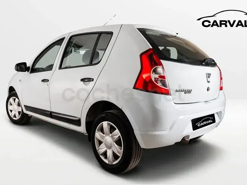 Käytetty Dacia Sandero 75 HP (55 kW) 2012 Valkoinen Sedan