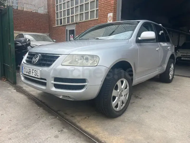 Usado VW Touareg 220 CV (161 kW) 2003 Gris / plata SUV