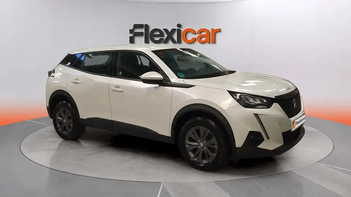 Usado Peugeot 2008 Active 101 CV (74 kW) 2021 Blanco SUV