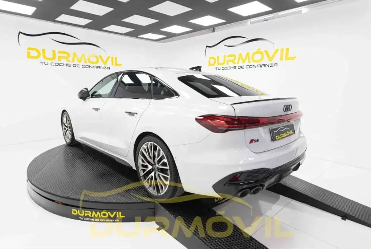 Usado Audi S5 367 CV (269 kW) 2024 Blanco Berlina