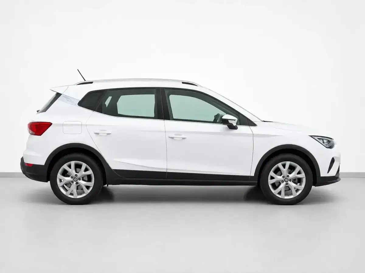 Usado Seat Arona FR 115 CV (84 kW) 2025 Blanco SUV