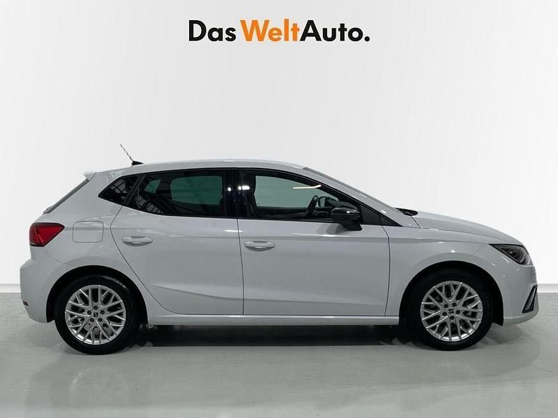 Usado Seat Ibiza FR 115 CV (84 kW) 2024 Blanco Utilitario