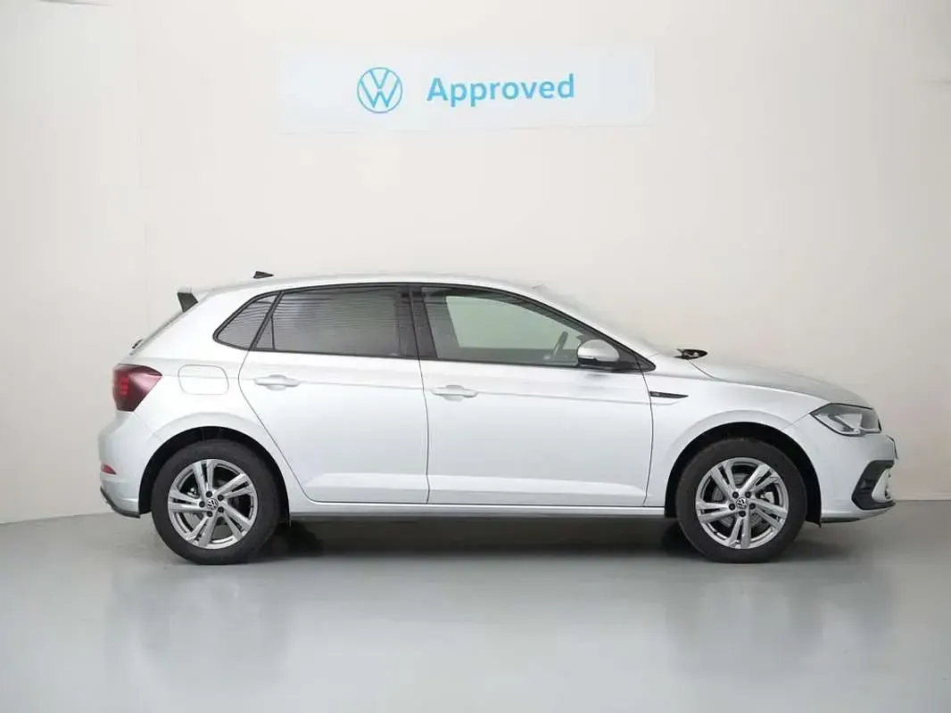 Usado VW Polo R-line 116 CV (85 kW) 2024 Gris Utilitario
