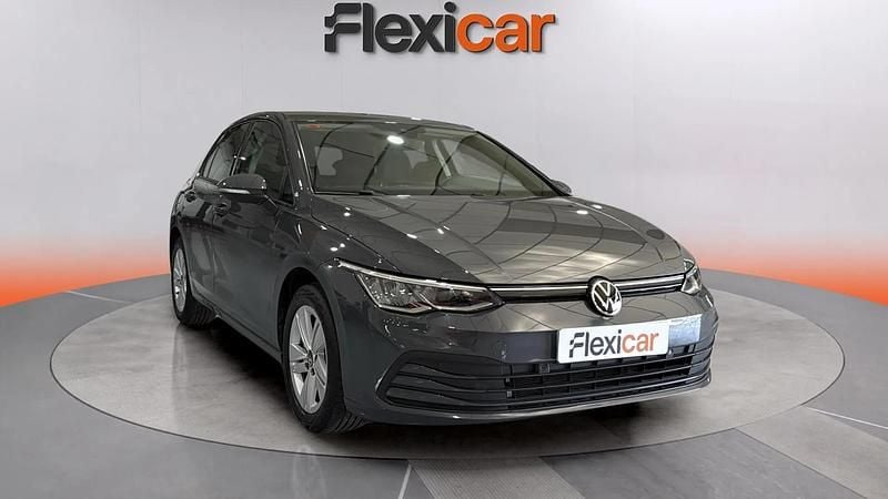 Usado VW Golf VIII Life 116 CV (85 kW) 2021 Gris Utilitario