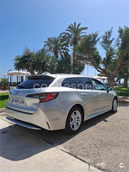 Usado Toyota Corolla Active 122 CV (89 kW) 2021 Gris / plata Familiar