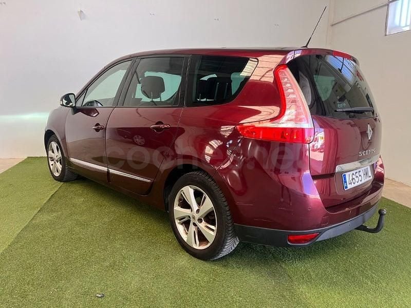 Usado Renault Grand Scénic III Bose Edition 130 CV (95 kW) 2012 Granate Monovolumen