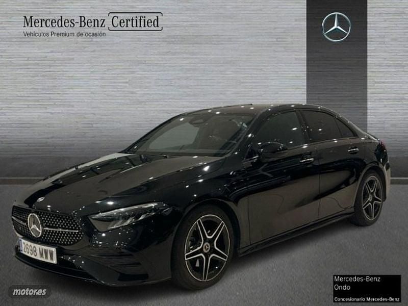 Negro noche Usado 2024 Mercedes A180 AMG line Berlina | 30.900 € (Precio justo) - Imagen 1/4