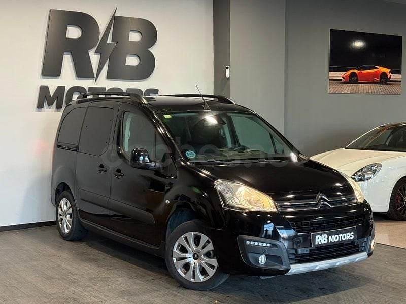 Usado Citroën Berlingo Feel 120 CV (88 kW) 2016 Negro Monovolumen
