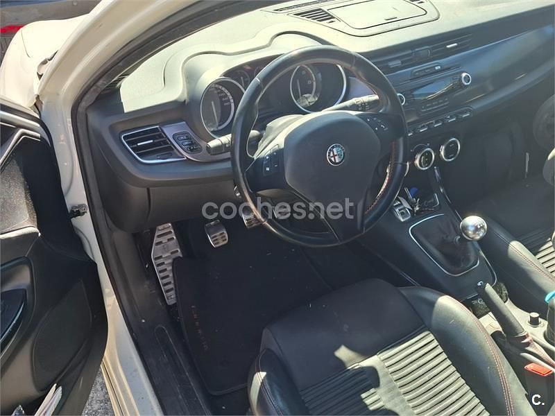 Usado Alfa Romeo Giulietta Progression 105 CV (77 kW) 2011 Blanco Utilitario